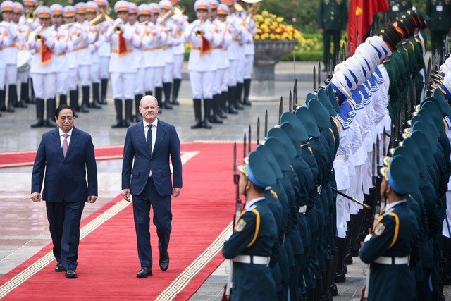 Kim ngạch thương mại hai chiều năm 2021 đạt 11,2 tỷ  USD; 9 th&aacute;ng đầu năm 2022 đạt 9,45 tỷ USD. T&iacute;nh đến th&aacute;ng 8/2022, Đức c&oacute; 431 dự &aacute;n c&ograve;n hiệu lực với tổng vốn đầu tư đăng k&yacute; hơn 2,31 tỷ USD, đứng thứ 4/24 trong EU  v&agrave; thứ 18/141 quốc gia v&agrave; v&ugrave;ng l&atilde;nh thổ đầu tư tại Việt Nam.