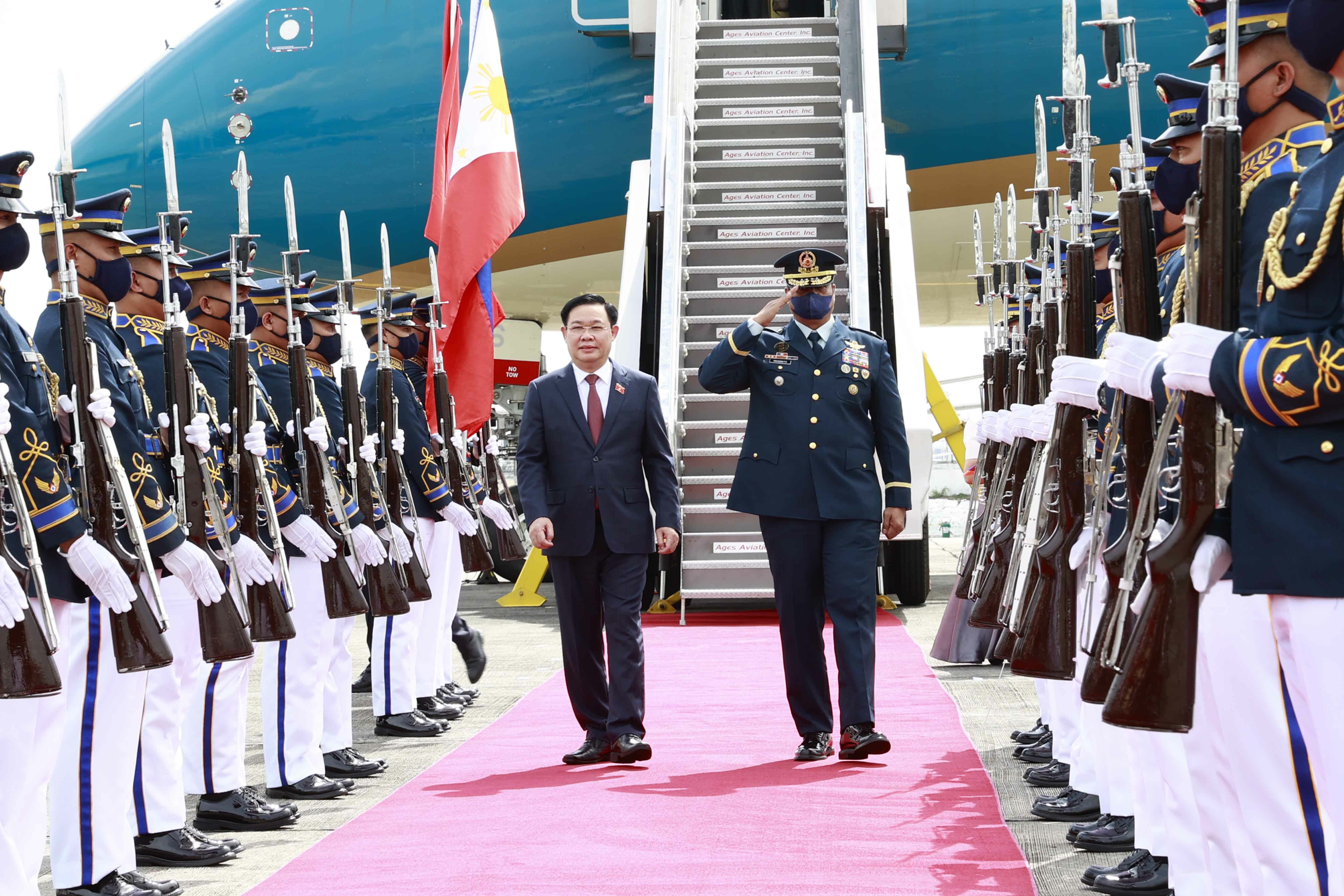 Đ&acirc;y l&agrave; chuyến thăm ch&iacute;nh thức Philippines đầu ti&ecirc;n của L&atilde;nh đạo chủ chốt Việt Nam trong năm 2022 v&agrave; của Chủ tịch Quốc hội Việt Nam sau 16 năm, đồng thời l&agrave; một trong những chuyến thăm đầu ti&ecirc;n của người đứng đầu Quốc hội nước ngo&agrave;i đến Philippines, sau khi Philippines tổ chức th&agrave;nh c&ocirc;ng tổng tuyển cử (5/2022) v&agrave; c&oacute; ban l&atilde;nh đạo Hạ viện v&agrave; Thượng viện mới (7/2022).