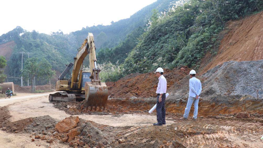 G&oacute;i thầu XL09 được khởi c&ocirc;ng từ ng&agrave;y 23/6/2022, thuộc đoạn tuyến kết nối thị x&atilde; Nghĩa Lộ với cao tốc Nội B&agrave;i - L&agrave;o Cai (tỉnh lộ 175) dự &aacute;n kết nối giao th&ocirc;ng miền n&uacute;i ph&iacute;a Bắc. , g&oacute;i thầu XL09 c&oacute; tổng chiều d&agrave;i 20 km. Điểm đầu tại Km 00+00 (n&uacute;t giao IC14 cao tốc H&agrave; Nội - L&agrave;o Cai) thuộc địa phận x&atilde; An Thịnh huyện Văn Y&ecirc;n, tỉnh Y&ecirc;n B&aacute;i. Điểm cuối tại Km 20+000 (Km 20+667 theo thiết kế cơ sở) thuộc địa phận x&atilde; Mỏ V&agrave;ng, huyện Văn Y&ecirc;n, tỉnh Y&ecirc;n B&aacute;i