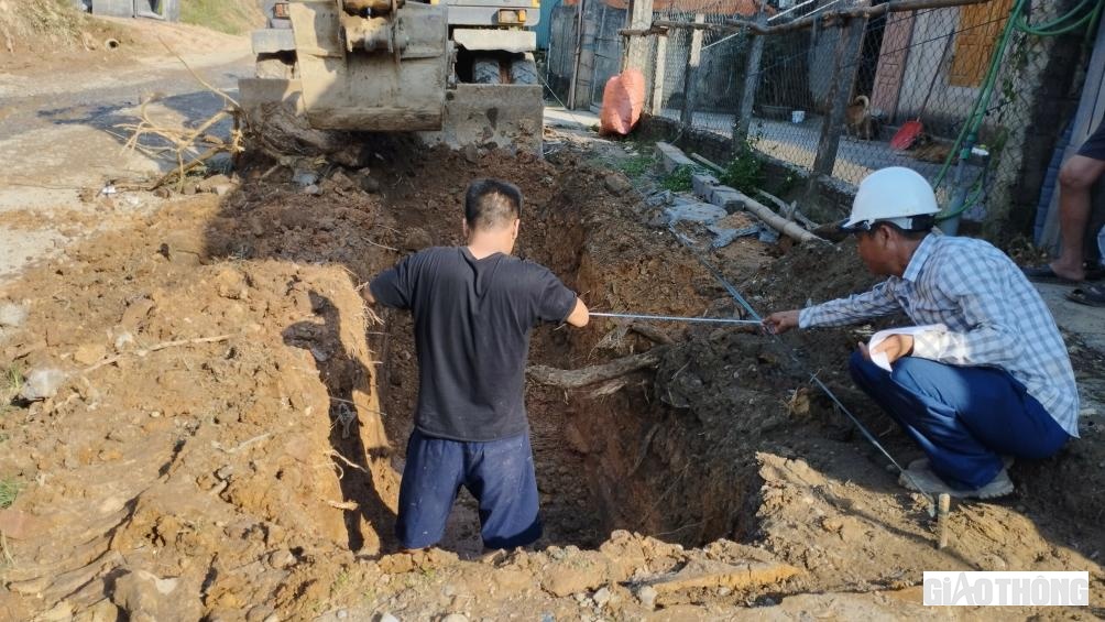 Đơn vị gi&aacute;m s&aacute;t hằng ng&agrave;y c&oacute; mặt tr&ecirc;n c&ocirc;ng trường kiểm tra từng chi tiết hạng mục của đơn vị thi c&ocirc;ng của nh&agrave; thầu