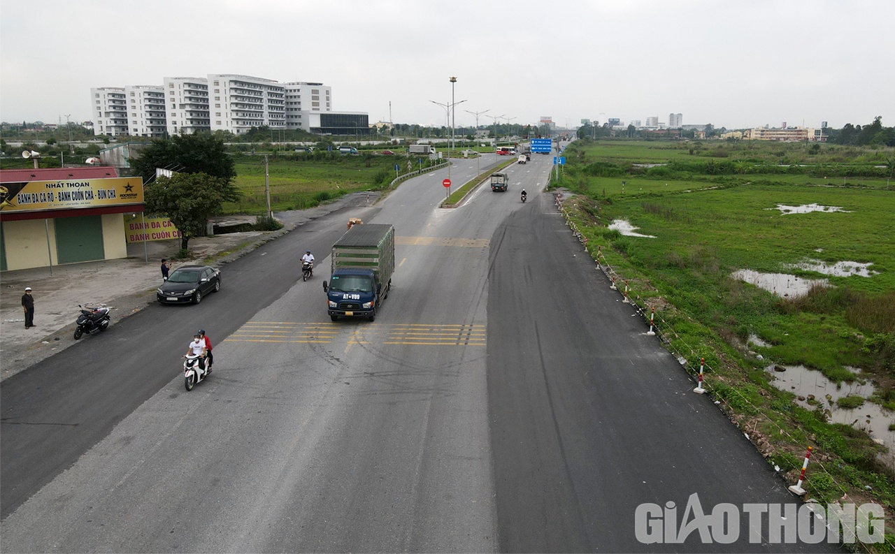 Đến thời điểm n&agrave;y nh&agrave; thầu đ&atilde; thảm được 4/15km phần mở rộng. Trong đ&oacute;, ưu ti&ecirc;n thảm trước những đoạn đ&atilde; tắt l&uacute;n v&agrave; cấp thiết về giao th&ocirc;ng (Đoạn Km 44 s&aacute;t n&uacute;t giao Li&ecirc;m Tuyền, cao tốc Ph&aacute;p V&acirc;n - Cầu Giẽ, đ&atilde; kh&ocirc;ng c&ograve;n &ugrave;n tắc nhờ phần đường được thảm sớm, mở rộng).