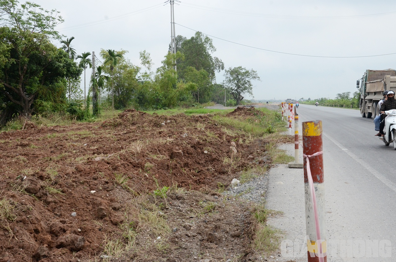 Từ nay đến hết th&aacute;ng 12, nh&agrave; thầu tập trung v&agrave;o c&ocirc;ng t&aacute;c theo d&otilde;i l&uacute;n v&agrave; dỡ tải những đoạn đ&atilde; tắt l&uacute;n.