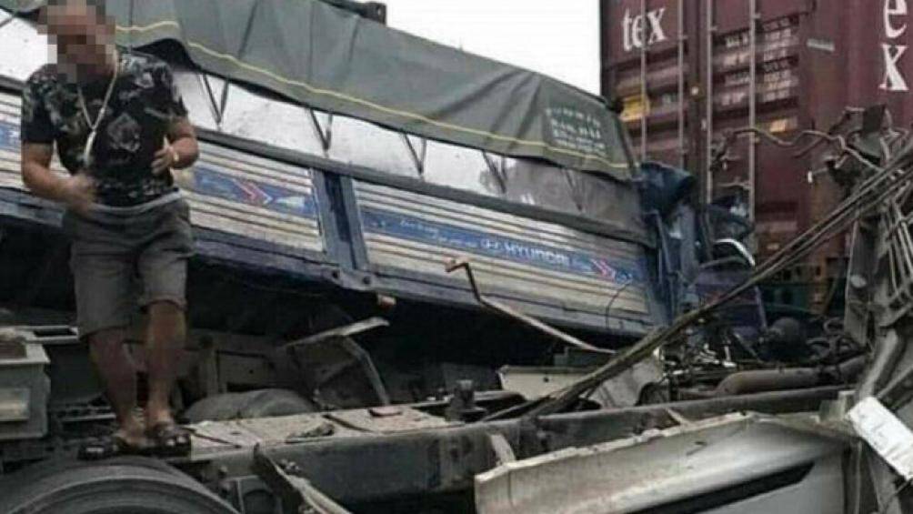 Vụ tai nạn khiến b&agrave; B&ugrave;i Thị L. tử vong tại hiện trường, 2 l&aacute;i xe bị thương.