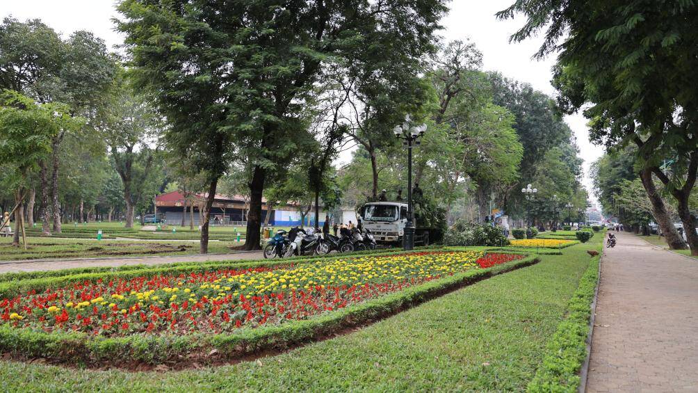 B&agrave; Ng&ocirc; Thị Hường (cư d&acirc;n sinh sống tại phố Trần Nh&acirc;n T&ocirc;ng, quận Hai B&agrave; Trưng) cho rằng việc tạo dựng phố đi bộ xung quanh khu vực hồ Thiền Quang sẽ tạo nhiều hoạt động văn h&oacute;a, ẩm thực, để lại nhiều dấu ấn với du kh&aacute;ch khi tới với nơi n&agrave;y.