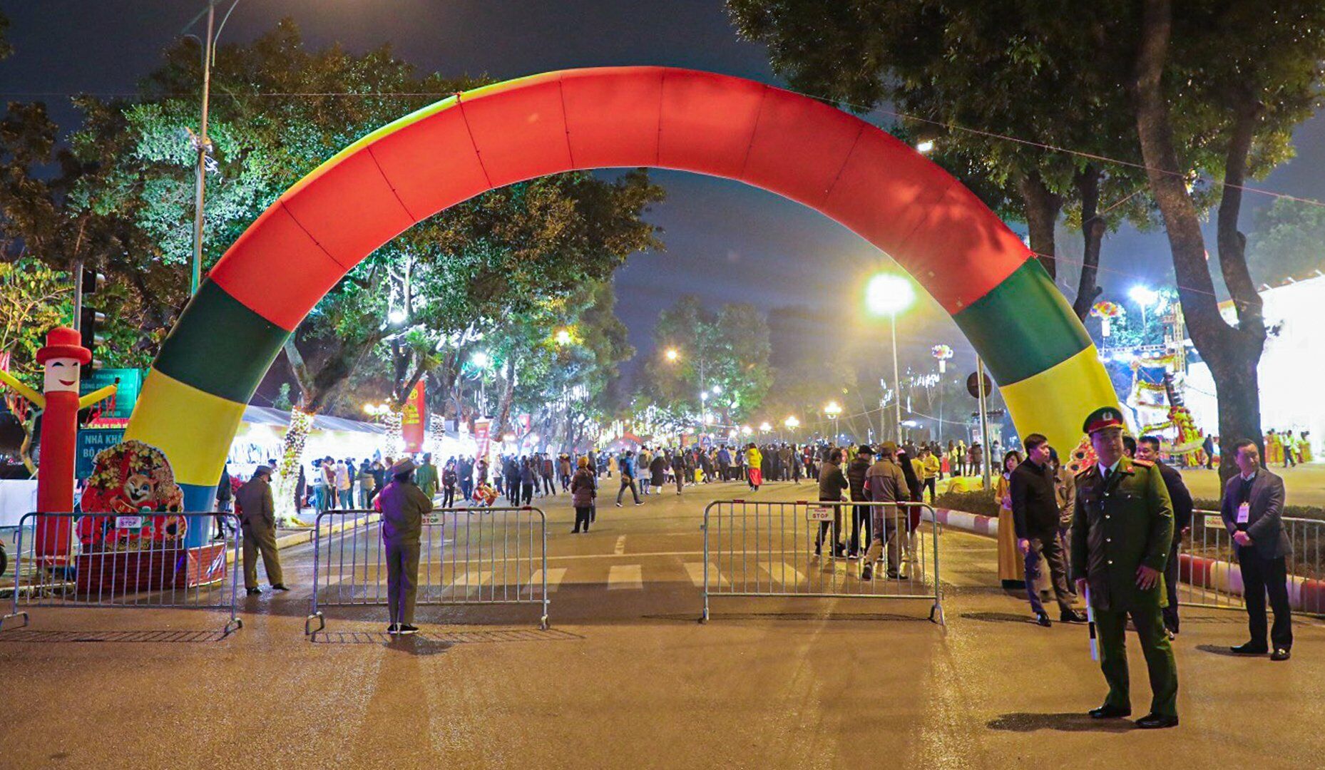 Phố đi bộ được tổ chức quanh hồ Thiền Quang bao gồm khu vực phố Trần Nhân Tông (đoạn từ phố Quang Trung đến Trần Bình Trọng) và khu vực phụ cận (công viên Thống Nhất, vườn hoa, đường dạo quanh hồ Thiền Quang, Nhà văn hoá Thanh thiếu niên...).