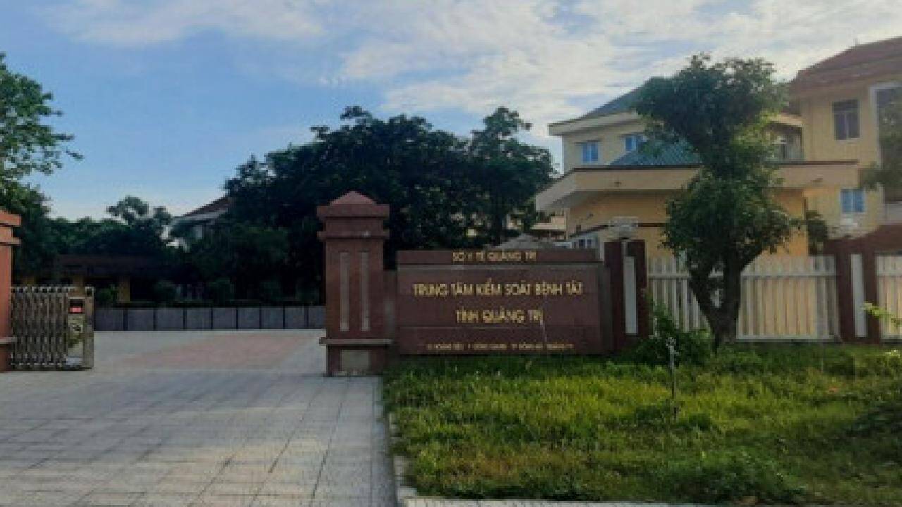 V&igrave; sao Gi&aacute;m đốc v&agrave; Ph&oacute; gi&aacute;m đốc CDC Quảng Trị bị khiển tr&aacute;ch?