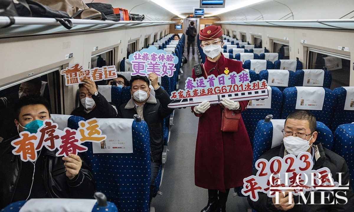 Để đối phó với tình hình, các đơn vị khai thác đường sắt của Trung Quốc đã áp dụng các kế hoạch điều hành linh hoạt để tăng hiệu quả vận chuyển và phục vụ tốt hơn nhu cầu đi lại của người dân.