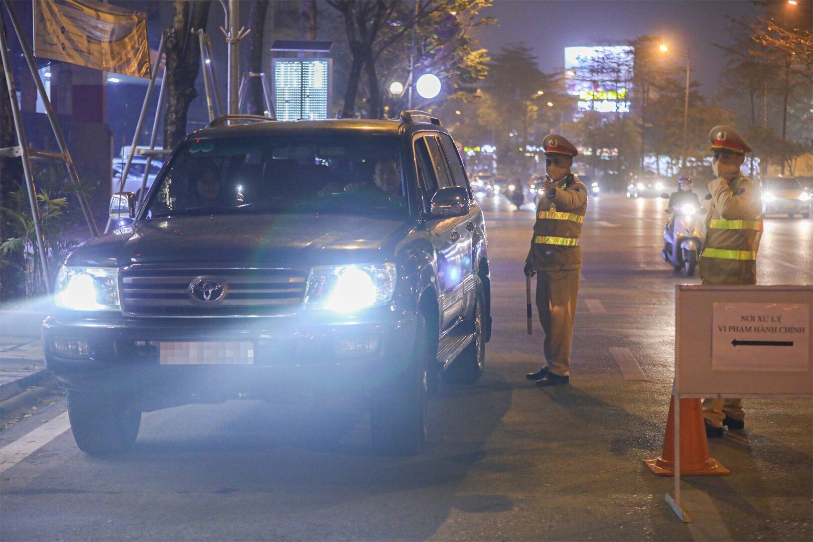 "Bởi nếu kh&ocirc;ng xử l&yacute; nghi&ecirc;m th&igrave; những &ldquo;ma men&rdquo; tiếp tục l&aacute;i xe sẽ rất nguy hiểm cho bản th&acirc;n họ v&agrave; những người tham gia giao th&ocirc;ng kh&aacute;c", &ocirc;ng Ki&ecirc;n n&oacute;i.