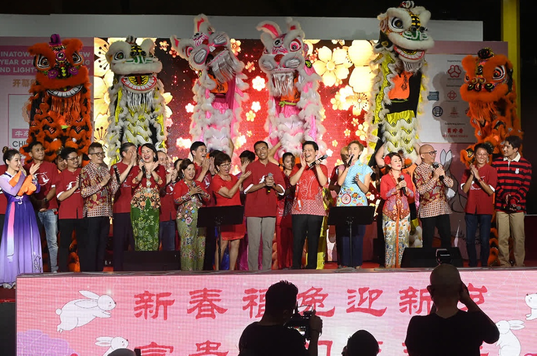 Ph&aacute;t biểu tại lễ khai mạc Lễ hội Tết Nguy&ecirc;n đ&aacute;n Chinatown 2023 v&agrave;o ng&agrave;y 3/1, Ph&oacute; Thủ tướng ki&ecirc;m Bộ trưởng T&agrave;i ch&iacute;nh Singapore Lawrence Wong cho biết d&ugrave; khu phố đ&atilde; tổ chức lễ hội truyền thống n&agrave;y trong hơn 20 năm, nhưng lễ hội năm nay mang &yacute; nghĩa đặc biệt v&igrave; sau 2 năm kh&ocirc;ng thể tổ chức c&aacute;c sự kiện tập trung đ&ocirc;ng người do ảnh hưởng của dịch Covid-19. Ảnh: Straits Times