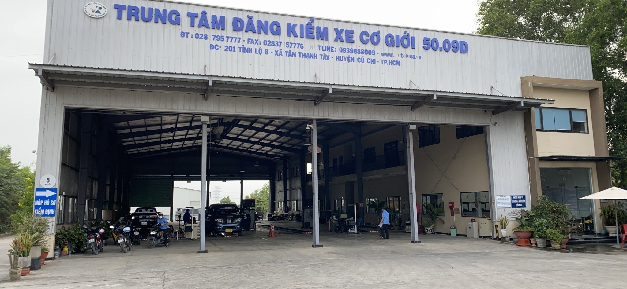 Theo lịch nghỉ Tết, c&aacute;c trung t&acirc;m đăng kiểm tr&ecirc;n cả nước sẽ bắt đầu hoạt động lại từ ng&agrave;y 6/1 &Acirc;m lịch (tức ng&agrave;y 27/1/2023)