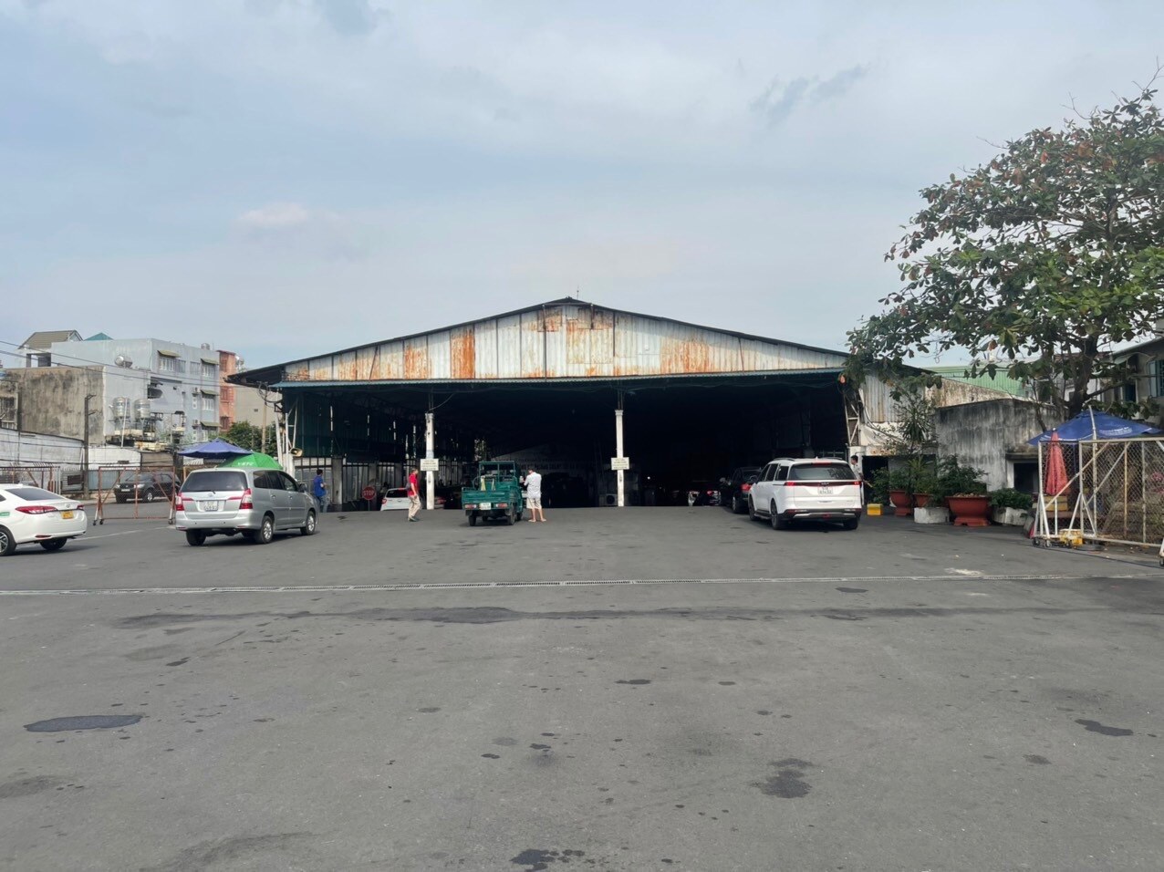 Cục Đăng kiểm VN đ&atilde; y&ecirc;u cầu c&aacute;c trung t&acirc;m đăng kiểm kịp thời động vi&ecirc;n về vật chất v&agrave; tinh thần cho đăng kiểm vi&ecirc;n, nh&acirc;n vi&ecirc;n nghiệp vụ để nhanh ch&oacute;ng ổn định tinh thần, y&ecirc;n t&acirc;m c&ocirc;ng t&aacute;c, t&iacute;ch cực trong c&ocirc;ng việc, ho&agrave;n th&agrave;nh tốt nhiệm vụ được giao