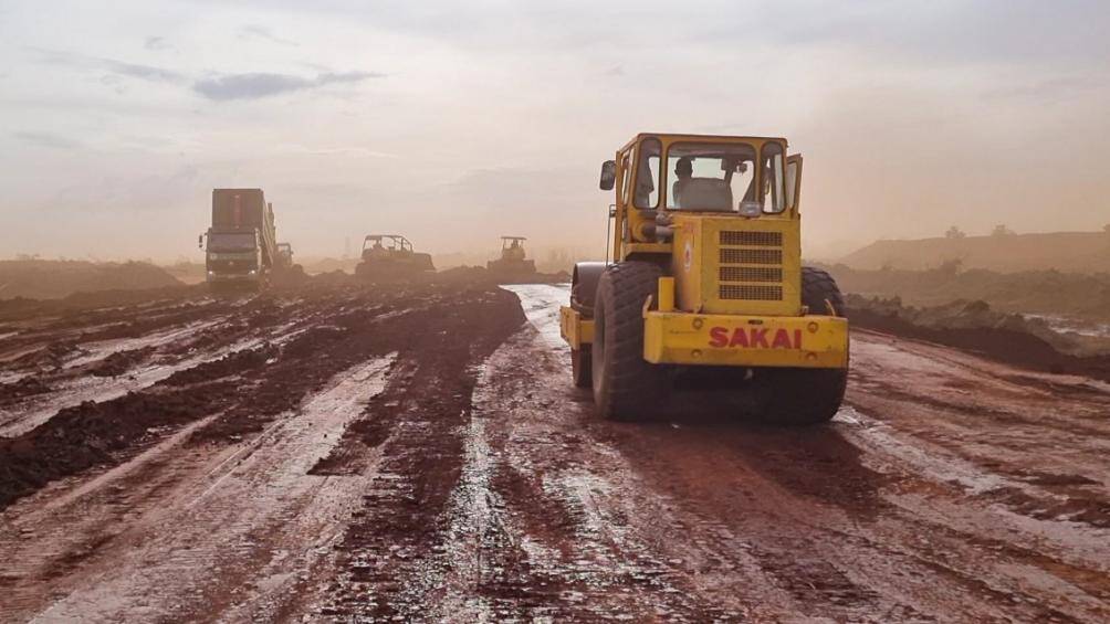 Trao đổi với B&aacute;o Giao th&ocirc;ng, l&atilde;nh đạo TCT Cảng h&agrave;ng kh&ocirc;ng VN (ACV) cho hay: Để đảm bảo tiến độ dự &aacute;n Cảng HKQT Long Th&agrave;nh, dịp Tết Nguy&ecirc;n đ&aacute;n Qu&yacute; M&atilde;o, ACV đ&atilde; chỉ đạo c&aacute;c đơn vị nh&agrave; thầu x&acirc;y dựng kế hoạch thi c&ocirc;ng cụ thể với từng mũi thi c&ocirc;ng, từng nh&acirc;n sự cụ thể.