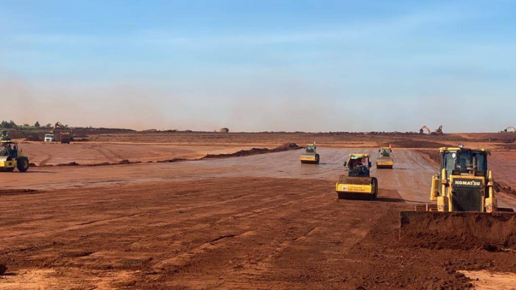 Thống k&ecirc; cho thấy: Khối lượng thi c&ocirc;ng san nền từ ng&agrave;y 29 th&aacute;ng Chạp năm Nh&acirc;m Dần đến ng&agrave;y m&ugrave;ng 5 th&aacute;ng Gi&ecirc;ng năm Qu&yacute; M&atilde;o đạt 1,898 triệu m3, n&acirc;ng tổng khối lượng đ&agrave;o đắp đến hết ng&agrave;y 26/01/2023 đạt 52,791 triệu m3.