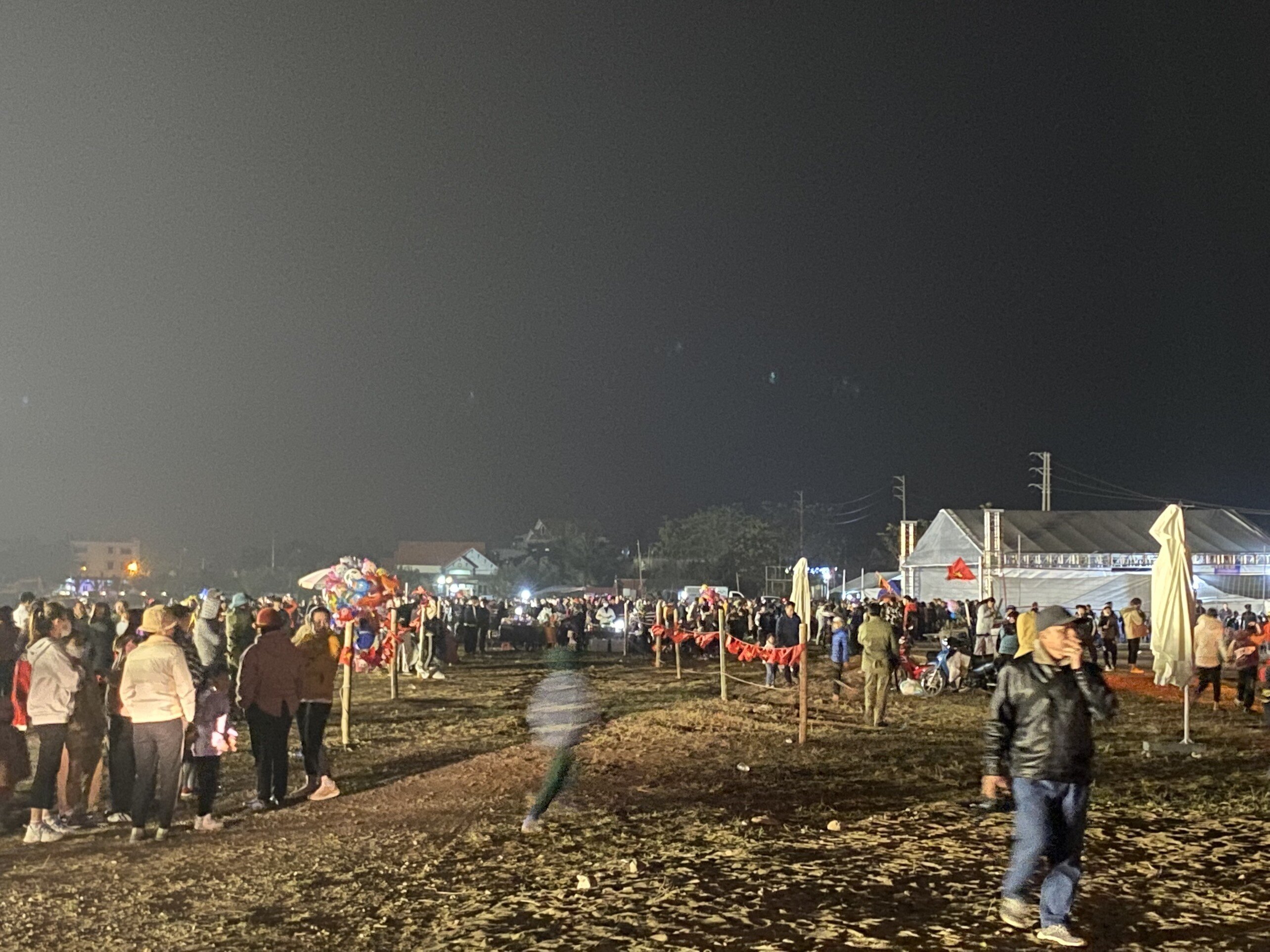 Trước xu hướng diện t&iacute;ch nu&ocirc;i trồng thuỷ sản ng&agrave;y c&agrave;ng bị thu hẹp, việc khai th&aacute;c, đ&aacute;nh bắt thủy sản phải chấp h&agrave;nh nghi&ecirc;m Luật Thủy sản 2017 v&agrave; c&aacute;c hiệp định quốc tế m&agrave; Việt Nam tham gia k&yacute; kết.. th&igrave; Quảng Y&ecirc;n đang từng bước mở rộng đầu tư khai th&aacute;c thủy sản c&oacute; chọn lọc, gắn với t&aacute;i tạo, bảo vệ v&agrave; ph&aacute;t triển nguồn lợi thủy sản, bảo vệ m&ocirc;i trường sinh th&aacute;i biển.