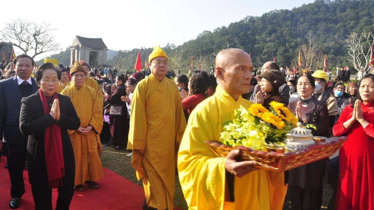 S&aacute;ng 31/1 (tức ng&agrave;y 10 th&aacute;ng Gi&ecirc;ng Xu&acirc;n Qu&yacute; M&atilde;o), tỉnh Quảng Ninh đ&atilde; phối hợp tổ chức lễ hội Xu&acirc;n Y&ecirc;n Tử 2023 tại Trung t&acirc;m tổ chức lễ hội &ndash; Cung Tr&uacute;c L&acirc;m ở x&atilde; Thượng Y&ecirc;n C&ocirc;ng, TP U&ocirc;ng B&iacute;. Tham dự lễ Khai hội c&oacute; c&aacute;c đồng ch&iacute;: Nguyễn Thị Doan, Nguy&ecirc;n Ph&oacute; Chủ tịch Nước; Nguyễn Xu&acirc;n K&yacute;, Ủy vi&ecirc;n Trung ương Đảng, B&iacute; thư Tỉnh ủy, Chủ tịch HĐND tỉnh; Trịnh Thị Minh Thanh, Ph&oacute; B&iacute; thư Tỉnh ủy; Cao Tường Huy, Quyền Chủ tịch UBND tỉnh; Nguyễn Thị Hạnh, Ph&oacute; Chủ tịch UBND tỉnh c&ugrave;ng l&atilde;nh đạo Gi&aacute;o hội Phật gi&aacute;o Việt Nam v&agrave; Gi&aacute;o hội Phật gi&aacute;o tỉnh Quảng Ninh.