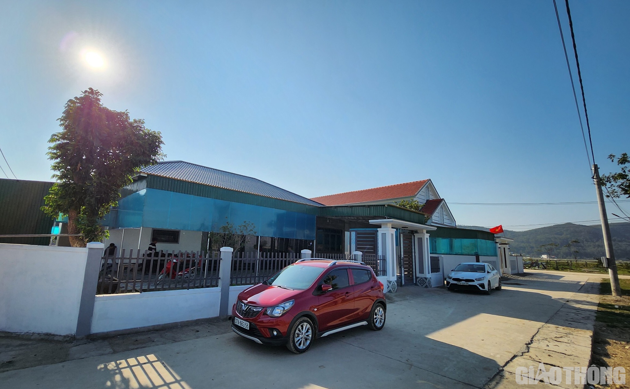 Theo quan s&aacute;t, c&aacute;c khu t&aacute;i định cư Dự &aacute;n cao tốc Bắc - Nam đoạn qua Nghệ An, như: Quỳnh Vinh (TX Ho&agrave;ng Mai); Diễn C&aacute;t, Diễn Lợi, Diễn Ph&uacute; (huyện Diễn Ch&acirc;u); Nghi Phương (huyện Nghi Lộc) Hưng Y&ecirc;n Nam, Hưng Th&agrave;nh (huyện Hưng Nguy&ecirc;n) đều c&oacute; vị tr&iacute; địa l&yacute; đẹp, cao r&aacute;o, thuận lợi cho sinh sống, học tập v&agrave; kinh doanh bu&ocirc;n b&aacute;n.