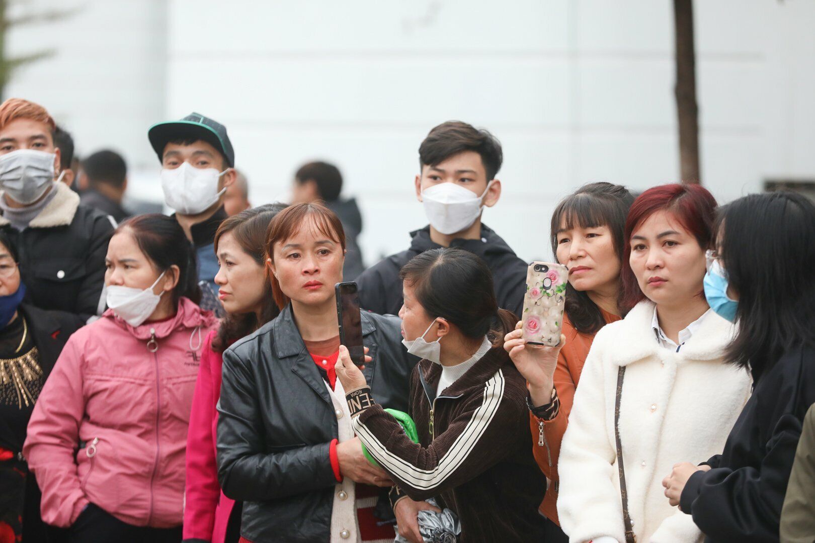 "T&ocirc;i rất tự h&agrave;o khi con t&ocirc;i l&agrave; một trong số c&aacute;c thanh ni&ecirc;n l&ecirc;n đường nhập ngũ năm nay. Cả nh&agrave; mấy h&ocirc;m nay rất h&aacute;o hức cho buổi lễ n&agrave;y. Ch&uacute;c con v&agrave; c&aacute;c t&acirc;n binh ho&agrave;n th&agrave;nh tốt nhiệm vụ trong những ng&agrave;y th&aacute;ng ở trong qu&acirc;n ngũ", b&agrave; Nguyễn Thị Nguyệt, mẹ của một t&acirc;n binh cho hay.