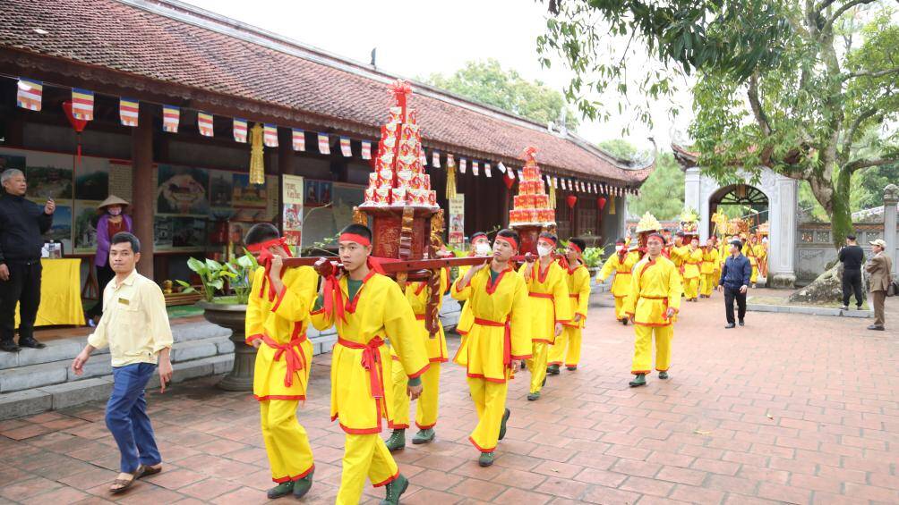 Lễ rước nước l&agrave; nghi thức t&acirc;m linh, thể hiện l&ograve;ng th&agrave;nh k&iacute;nh, tri &acirc;n chư vị Phật, th&aacute;nh, nguyện mong mưa thuận gi&oacute; h&ograve;a, m&ugrave;a m&agrave;ng tươi tốt, bệnh tật ti&ecirc;u trừ, nh&acirc;n khang vật thịnh.