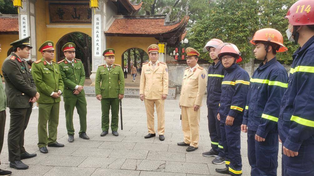 Để đảm bảo an ninh trật tự, lực lượng chức năng cũng được tăng cường ở mọi khu vực.