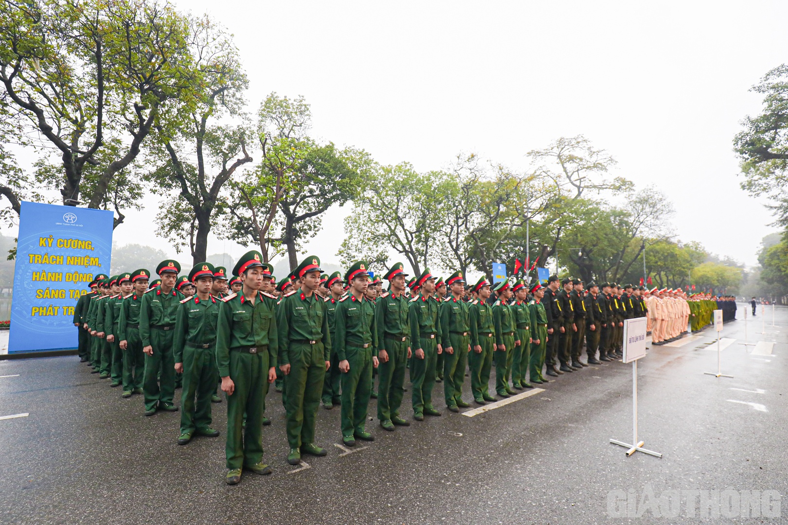 Lực lượng CSGT, CSCĐ, TTGT, BTL Thủ đ&ocirc; tham gia tại buổi lễ.
