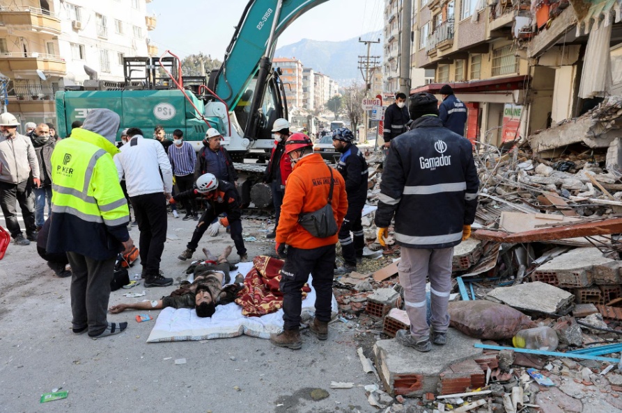 Th&agrave;nh phố Hatay l&agrave; một trong những khu vực chịu ảnh hưởng nặng nề nhất sau trận động đất mạnh 7,8 độ richter đ&atilde; khiến hơn 15.000 người thiệt mạng tại Thổ Nhĩ Kỳ v&agrave; Syria.  Ảnh - Reuters