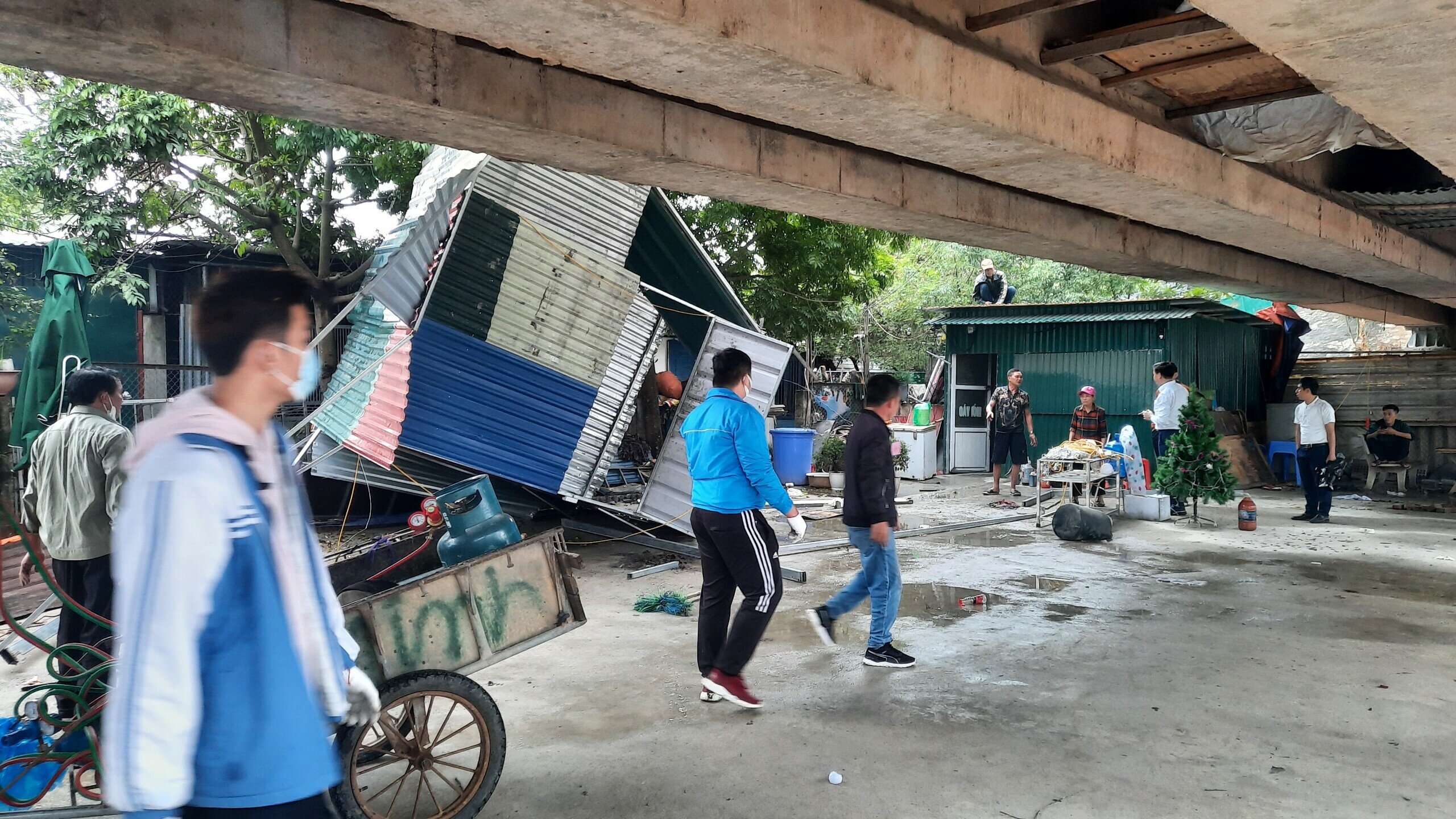 "C&ocirc;ng ty H&agrave; Th&aacute;i nếu ph&aacute;t hiện vi phạm, b&aacute;o c&aacute;o với ch&iacute;nh quyền địa phương, ch&uacute;ng t&ocirc;i sẽ phối hợp để xử l&yacute; kịp thời, tr&aacute;nh hiện tượng t&aacute;i lấn chiếm", &ocirc;ng Tiến n&oacute;i.