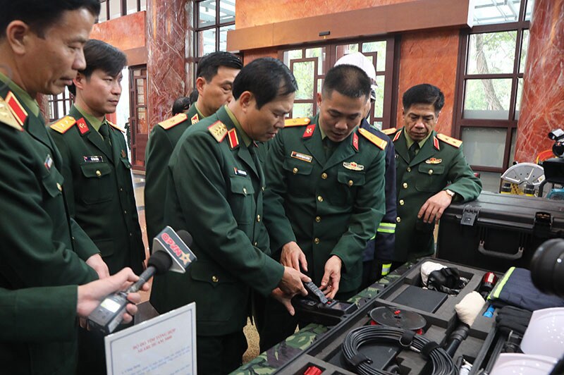 Thượng tướng Nguyễn T&acirc;n Cương đề nghị c&aacute;c qu&acirc;n nh&acirc;n trong thời gian thực hiện nhiệm vụ tại Thổ Nhĩ Kỳ, với vai tr&ograve; đại diện cho đất nước v&agrave; Qu&acirc;n đội nh&acirc;n d&acirc;n Việt Nam cần n&ecirc;u cao tinh thần tự gi&aacute;c, &yacute; thức tổ chức kỷ luật, đo&agrave;n kết, chủ động khắc phục kh&oacute; khăn, ho&agrave;n th&agrave;nh xuất sắc nhiệm vụ m&agrave; Đảng, Nh&agrave; nước, Qu&acirc;n đội tin tưởng giao ph&oacute;.