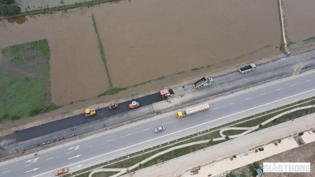 Trong giai đoạn n&agrave;y, nh&agrave; thầu Xu&acirc;n Trường đ&atilde; huy động tới hơn 150 đầu thiết bị v&agrave; hơn 400 kỹ sư c&ocirc;ng nh&acirc;n.