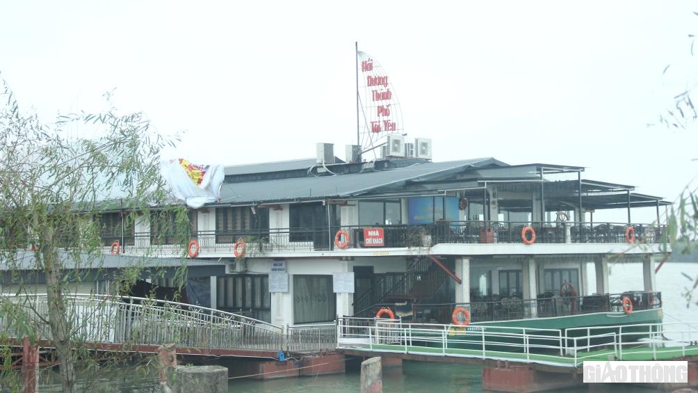 Theo tìm hiểu của PV Báo Giao thông, cảng thủy nội địa Cống Câu nằm ở vị trí từ Km65+109 đến Km65+500 bờ phải sông Thái Bình, thuộc địa phận phường Hải Tân, TP Hải Dương, tỉnh Hải Dương do Công ty Cổ phần công trình giao thông Hải Dương làm chủ cảng.