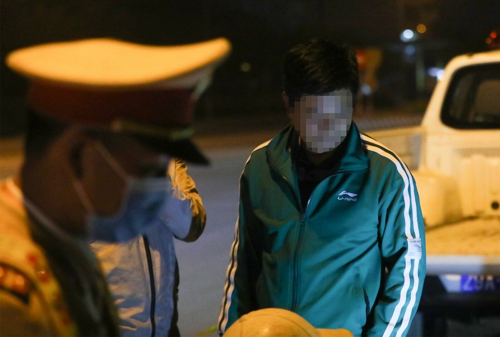 Kết quả đo nồng độ cồn cho thấy, l&aacute;i xe M.V.T. điều khiển chiếc xế sang Mercedes vi phạm nồng độ cồn ở mức 0,036 miligam/l&iacute;t kh&iacute; thở.