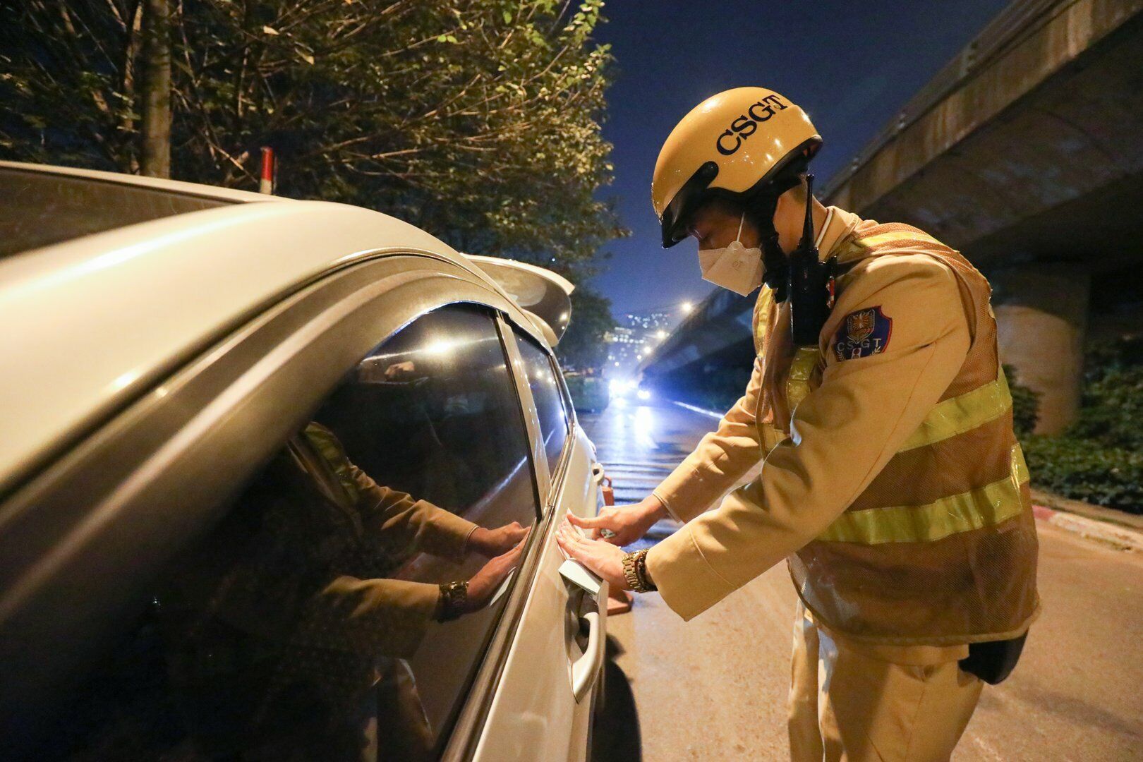 Với lỗi vi phạm n&agrave;y, t&agrave;i xế T. bị phạt 7 triệu đồng, tước GPLX 11 th&aacute;ng v&agrave; tạm giữ xe &ocirc; t&ocirc;.