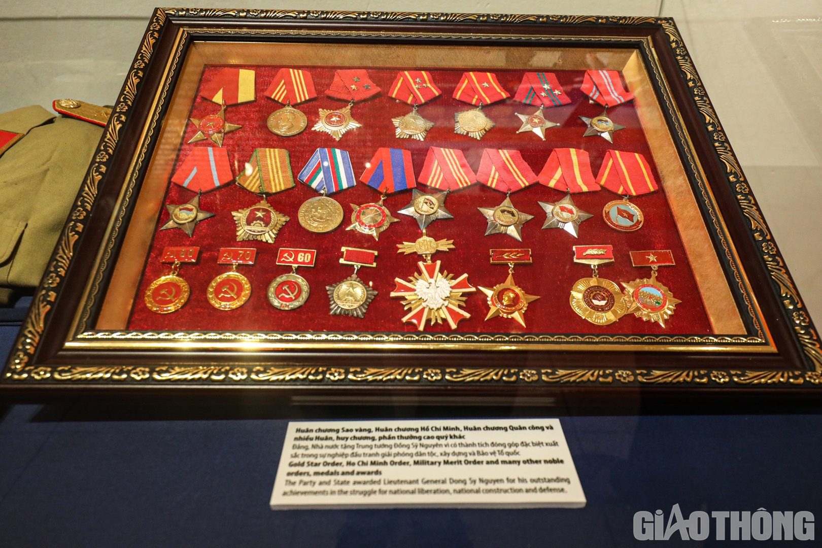 Với những đ&oacute;ng g&oacute;p to lớn trong sự nghiệp đấu tranh giải ph&oacute;ng d&acirc;n tộc, x&acirc;y dựng v&agrave; bảo vệ Tổ quốc, Trung tướng Đồng Sỹ Nguy&ecirc;n đ&atilde; được Đảng, Nh&agrave; nước trao tặng Hu&acirc;n chương Sao v&agrave;ng, Hu&acirc;n chương Hồ Ch&iacute; Minh, Hu&acirc;n chương Qu&acirc;n c&ocirc;ng v&agrave; nhiều Hu&acirc;n, huy chương, phần thưởng cao qu&yacute; kh&aacute;c.