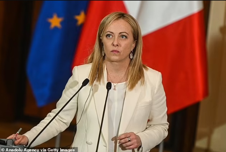 Sau khi thảm kịch xảy ra, Thủ tướng Italy Giorgia Meloni đ&atilde; gửi thư đề nghị c&aacute;c l&atilde;nh đạo ch&acirc;u &Acirc;u lập tức h&agrave;nh động để giải quyết vấn đề người di cư tr&aacute;i ph&eacute;p v&agrave;o ch&acirc;u &Acirc;u vốn tồn tại dai dẳng trong nhiều năm qua. B&agrave; Meloni nhấn mạnh cần t&igrave;m ra biện ph&aacute;p ngăn người di cư bất chấp nguy hiểm tới t&iacute;nh mạng vượt biển tới ch&acirc;u &Acirc;u. Ảnh - Getty