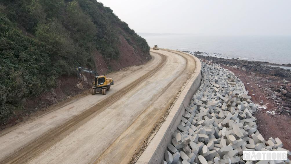 Theo &ocirc;ng Trung, tuyến đường ven biển đi qua Nghệ An c&oacute; &yacute; nghĩa hết sức quan trọng trong ph&aacute;t triển kinh tế, x&atilde; hội, tạo cảnh quan du lịch. V&igrave; vậy, việc đưa dự &aacute;n về đ&iacute;ch sớm l&agrave; hết sức cần thiết v&agrave; l&agrave; mục ti&ecirc;u phải thực hiện.