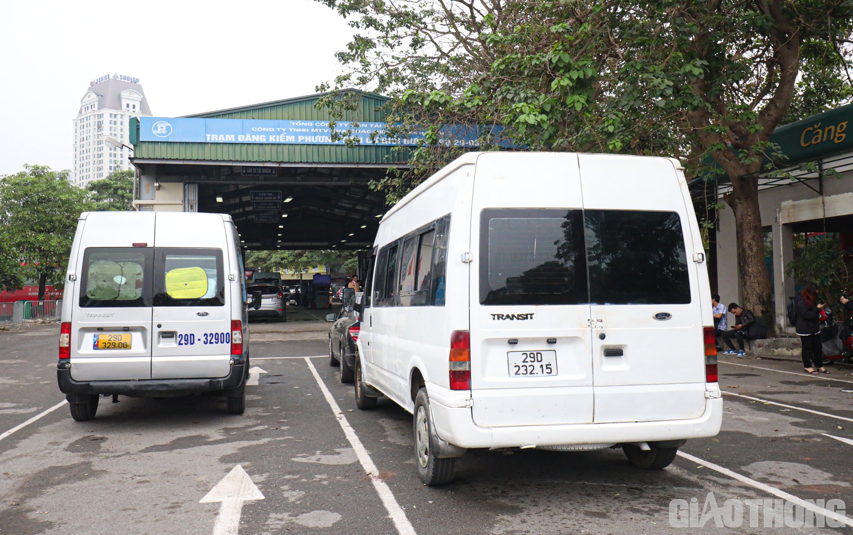 Ghi nhận của PV B&aacute;o Giao th&ocirc;ng chiều 11/3, nhờ việc thực hiện ph&aacute;t phiếu hẹn theo ng&agrave;y cho c&aacute;c chủ xe, t&igrave;nh trạng &ugrave;n tắc, &ocirc; t&ocirc; xếp h&agrave;ng d&agrave;i chờ kiểm định đ&atilde; hạ nhiệt so với ng&agrave;y h&ocirc;m qua