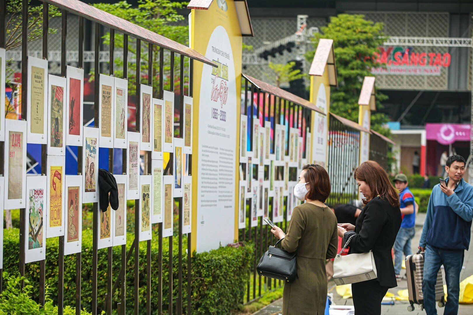 Với chủ đề "Đo&agrave;n kết - Chuy&ecirc;n nghiệp - Văn h&oacute;a - S&aacute;ng tạo", Hội b&aacute;o to&agrave;n quốc năm 2023 diễn ra từ ng&agrave;y 17-19/3, với nhiều hoạt động nghiệp vụ hữu &iacute;ch d&agrave;nh cho c&aacute;c nh&agrave; b&aacute;o - hội vi&ecirc;n, cũng như độc giả cả nước.