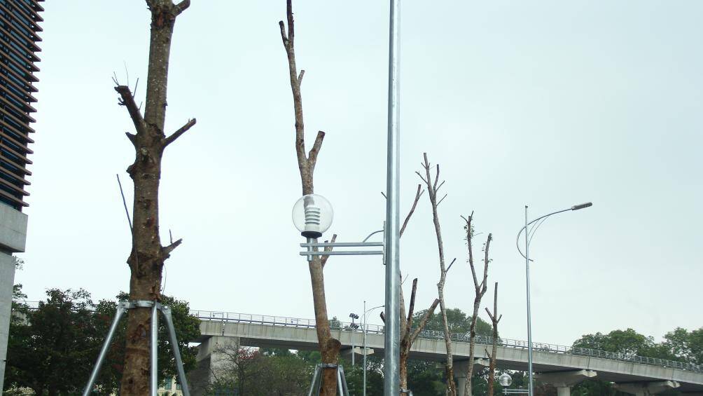 Sau 3 năm, tuyến đường Huỳnh Th&uacute;c Kh&aacute;ng k&eacute;o d&agrave;i c&oacute; tổng chiều d&agrave;i 1,3km do UBND quận Đống Đa l&agrave;m chủ đầu tư với tổng kinh ph&iacute; gần 350 tỷ đồng đ&atilde; được ho&agrave;n th&agrave;nh v&agrave; đưa v&agrave;o hoạt động.