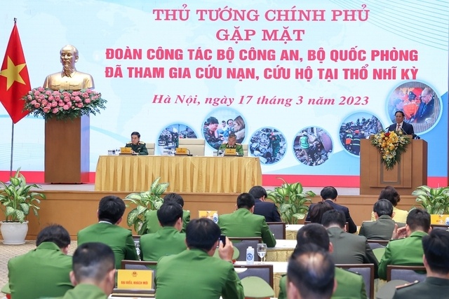 Trong th&aacute;ng 2 vừa qua, Việt Nam đ&atilde; c&oacute; h&agrave;nh động chưa từng c&oacute; l&agrave; cử một lực lượng lớn gồm 76 c&aacute;n bộ qu&acirc;n đội v&agrave; 24 c&aacute;n bộ c&ocirc;ng an tham gia hỗ trợ c&ocirc;ng t&aacute;c t&igrave;m kiếm, cứu nạn, cứu hộ ở Thổ Nhĩ Kỳ sau sự cố động đất kinh ho&agrave;ng tại đất nước n&agrave;y.