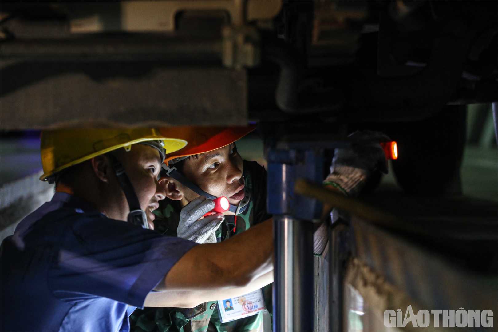 Việc ph&acirc;n c&ocirc;ng dựa tr&ecirc;n sự ph&acirc;n bổ v&agrave; nhu cầu kiểm định xe cơ giới ở c&aacute;c địa b&agrave;n, tập trung tại c&aacute;c trung t&acirc;m đăng kiểm nằm ở vị tr&iacute; hết sức trọng yếu, đ&ocirc;ng d&acirc;n cư, doanh nghiệp, nhu cầu đăng kiểm lớn, kh&ocirc;ng ph&acirc;n biệt trung t&acirc;m đăng kiểm trực thuộc Cục Đăng kiểm VN, Sở GTVT địa phương hay c&aacute;c đơn vị tư nh&acirc;n để phục vụ nhu cầu ch&iacute;nh đ&aacute;ng của người d&acirc;n một c&aacute;ch nhanh ch&oacute;ng, thuận lợi nhất