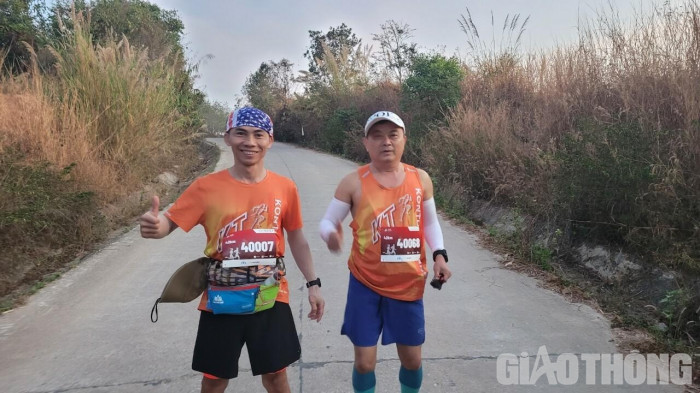 Những h&igrave;nh ảnh đẹp tr&ecirc;n đường đua THACO Marathon v&igrave; ATGT 2023 - Sa Thầy- Ảnh 13.