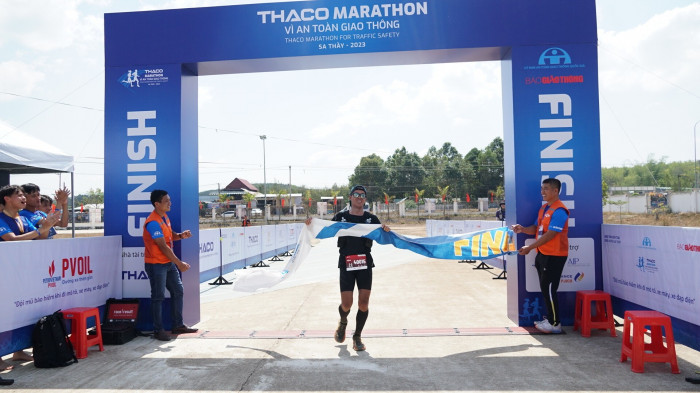 Những h&igrave;nh ảnh đẹp tr&ecirc;n đường đua THACO Marathon v&igrave; ATGT 2023 - Sa Thầy- Ảnh 17.