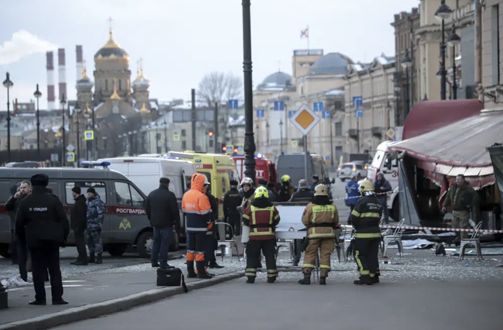 Ủy ban Điều tra Nga &ndash; Cơ quan điều tra h&igrave;nh sự h&agrave;ng đầu của nước n&agrave;y &ndash; đ&atilde; mở cuộc điều tra v&igrave; tội giết người. 
H&atilde;ng Interfax của Nga cho hay, người pụ nữ St. Petersburg c&oacute; t&ecirc;n Darya Tryopova đ&atilde; bị bắt v&igrave; nghi c&oacute; li&ecirc;n quan tới vụ đ&aacute;nh bom.