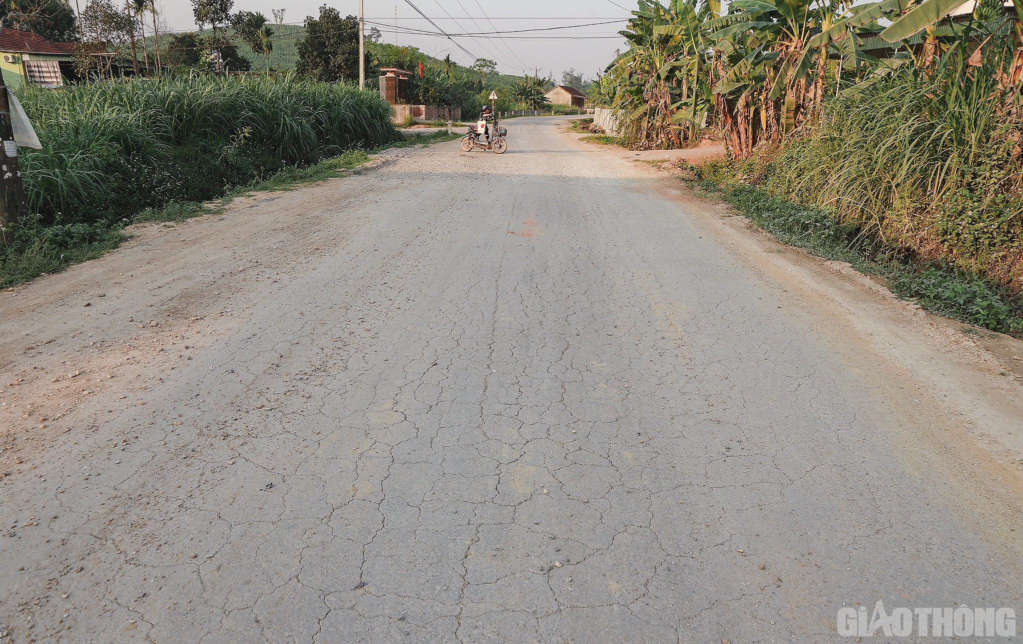 Theo người d&acirc;n nơi đ&acirc;y, dự &aacute;n đầu tư x&acirc;y dựng tuyến đường n&agrave;y cơ bản thi c&ocirc;ng xong v&agrave;o cuối năm 2022.