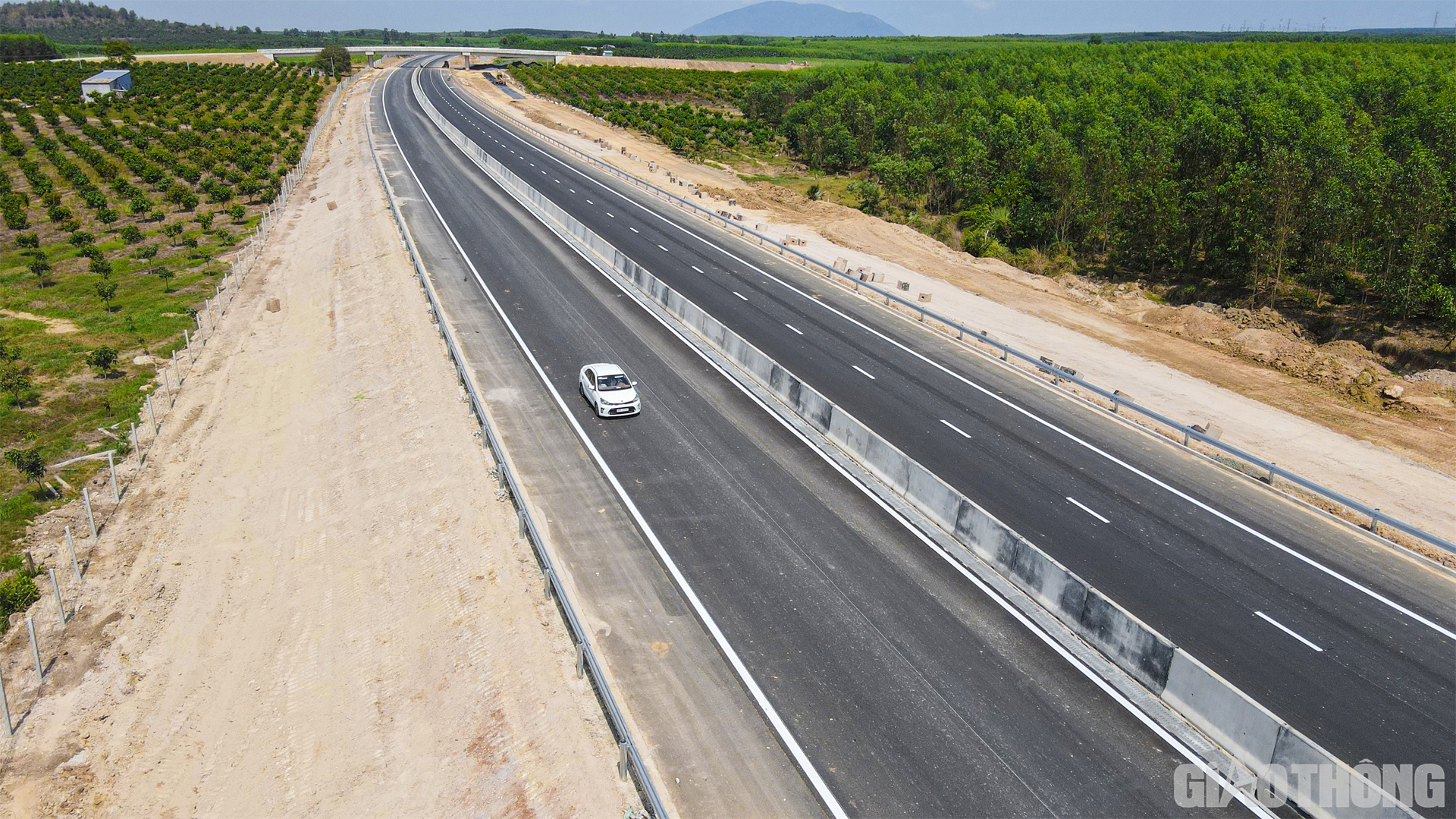 Theo b&aacute;o c&aacute;o, t&iacute;nh đến đầu th&aacute;ng 4/2023, sản lượng thi c&ocirc;ng dự &aacute;n đoạn Phan Thiết - Dầu Gi&acirc;y đạt gần 88% gi&aacute; trị c&aacute;c hợp đồng)