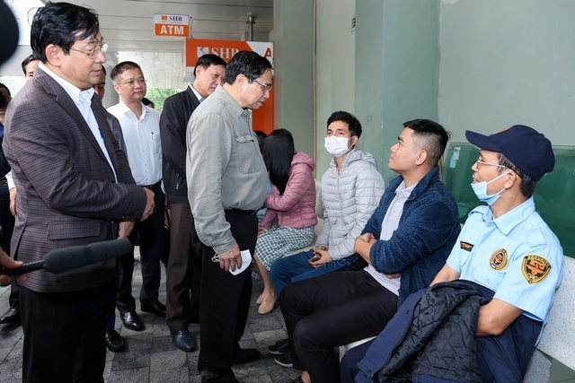 Đồng thời, nghi&ecirc;n cứu tạo cơ chế thuận lợi, ph&ugrave; hợp với cơ chế thị trường, tinh thần l&agrave; mọi người chung tay, doanh nghiệp chung tay, người bệnh đ&oacute;ng g&oacute;p, "nếu lợi &iacute;ch qu&aacute; nghi&ecirc;ng về người bệnh th&igrave; doanh nghiệp kh&ocirc;ng c&oacute; tiền đầu tư, nếu qu&aacute; nghi&ecirc;ng về doanh nghiệp th&igrave; Nh&agrave; nước v&agrave; người d&acirc;n thiệt th&ograve;i".