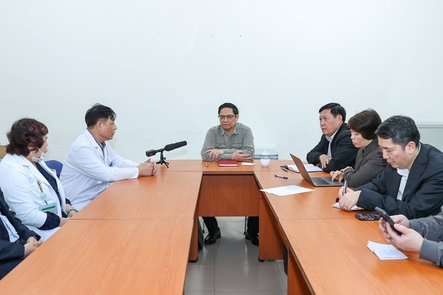 Thủ tướng giao Bộ Y tế khẩn trương hướng dẫn, trong qu&yacute; II/2023 phải ban h&agrave;nh th&ocirc;ng tư để triển khai việc t&iacute;nh đ&uacute;ng, t&iacute;nh đủ gi&aacute; dịch vụ y tế.
Bộ Y tế, Bộ Kế hoạch v&agrave; đầu tư, Bộ T&agrave;i ch&iacute;nh tiếp tục ho&agrave;n thiện cơ chế hợp t&aacute;c c&ocirc;ng tư trong lĩnh vực y tế tr&ecirc;n tinh thần h&agrave;i h&ograve;a lợi &iacute;ch, chia sẻ rủi ro giữa Nh&agrave; nước, người d&acirc;n v&agrave; doanh nghiệp.