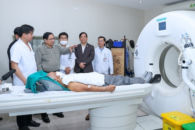 Theo b&aacute;c sỹ Tuấn, c&aacute;c c&aacute;n bộ, y b&aacute;c sĩ cảm thấy y&ecirc;n t&acirc;m l&agrave;m việc hơn sau khi c&aacute;c quyết s&aacute;ch gỡ vướng về vật tư y tế được ban h&agrave;nh. Hiện thuốc, vật tư, trang thiết bị y tế tại Trung t&acirc;m đ&atilde; được bảo đảm tương đối đầy đủ.