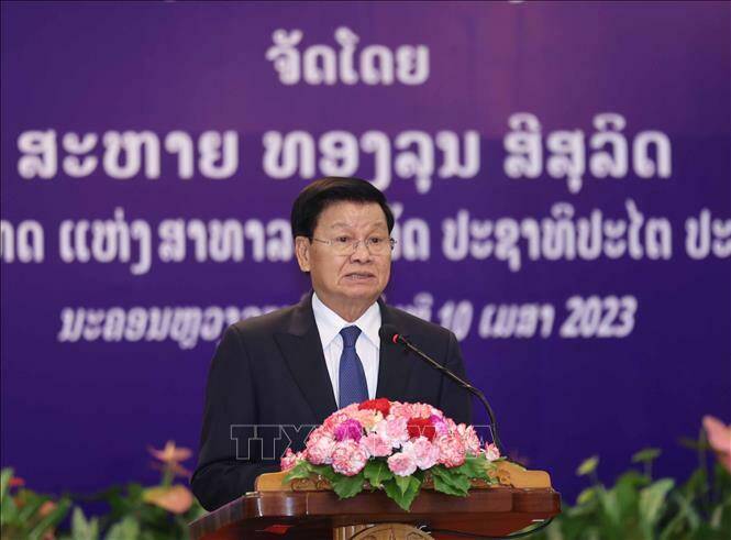 Tổng B&iacute; thư, Chủ tịch nước L&agrave;o Thongloun Sisoulith ph&aacute;t biểu tại tiệc chi&ecirc;u đ&atilde;i.