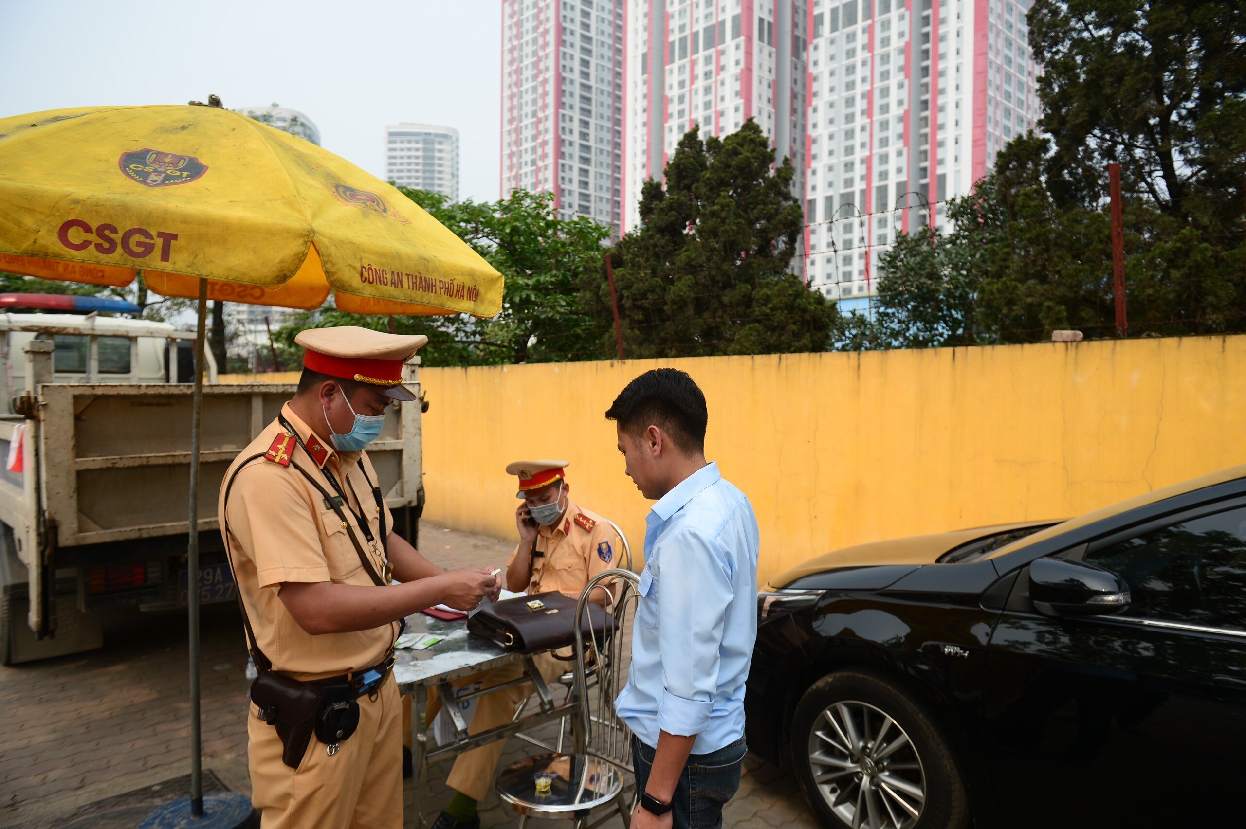 Qua kiểm tra, t&agrave;i xế L&ograve; Văn L. điều khiển xe kh&aacute;ch mang BKS 21B-006.71 kh&ocirc;ng vi phạm nồng độ cồn v&agrave; ma tu&yacute;, chỉ vi phạm lỗi dừng đ&oacute;n trả kh&aacute;ch kh&ocirc;ng đ&uacute;ng nơi quy định.