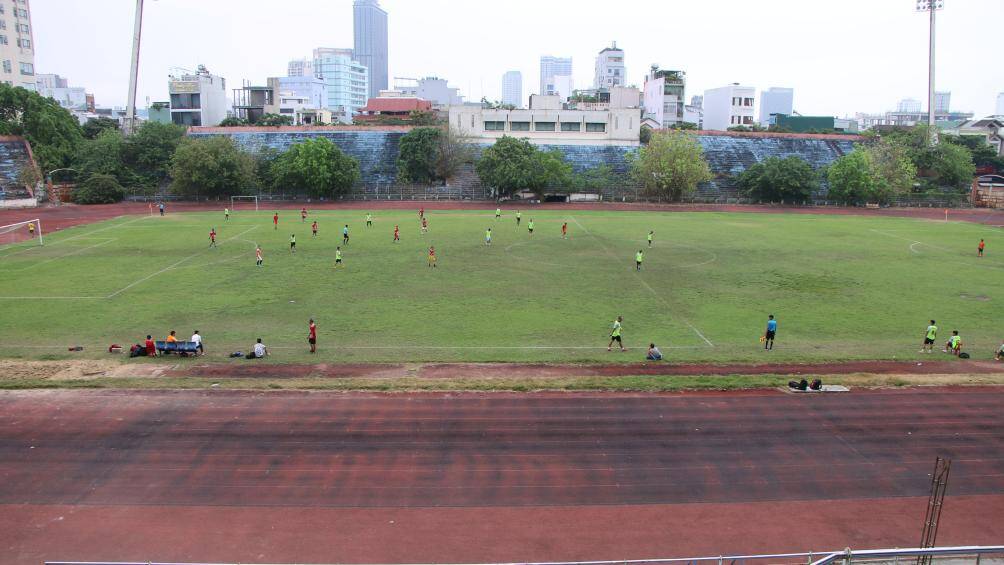 Nh&agrave; đầu tư sau đ&oacute; kh&ocirc;ng l&agrave;m bất kỳ thủ tục n&agrave;o để đăng k&yacute; đầu tư đối với dự &aacute;n. S&acirc;n vận Chi Lăng được t&aacute;ch th&agrave;nh 14 l&ocirc; đất v&agrave; được cấp 10 giấy chứng nhận quyền sử dụng đất. C&aacute;c c&ocirc;ng ty th&agrave;nh vi&ecirc;n của Tập đo&agrave;n Thi&ecirc;n Thanh đ&atilde; thế chấp c&aacute;c giấy chứng nhận quyền sử dụng đất để vay vốn tại c&aacute;c ng&acirc;n h&agrave;ng